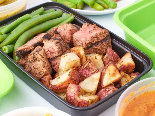 Rosemary Steak Bites with Roasted Red Potatoes and Green Beans